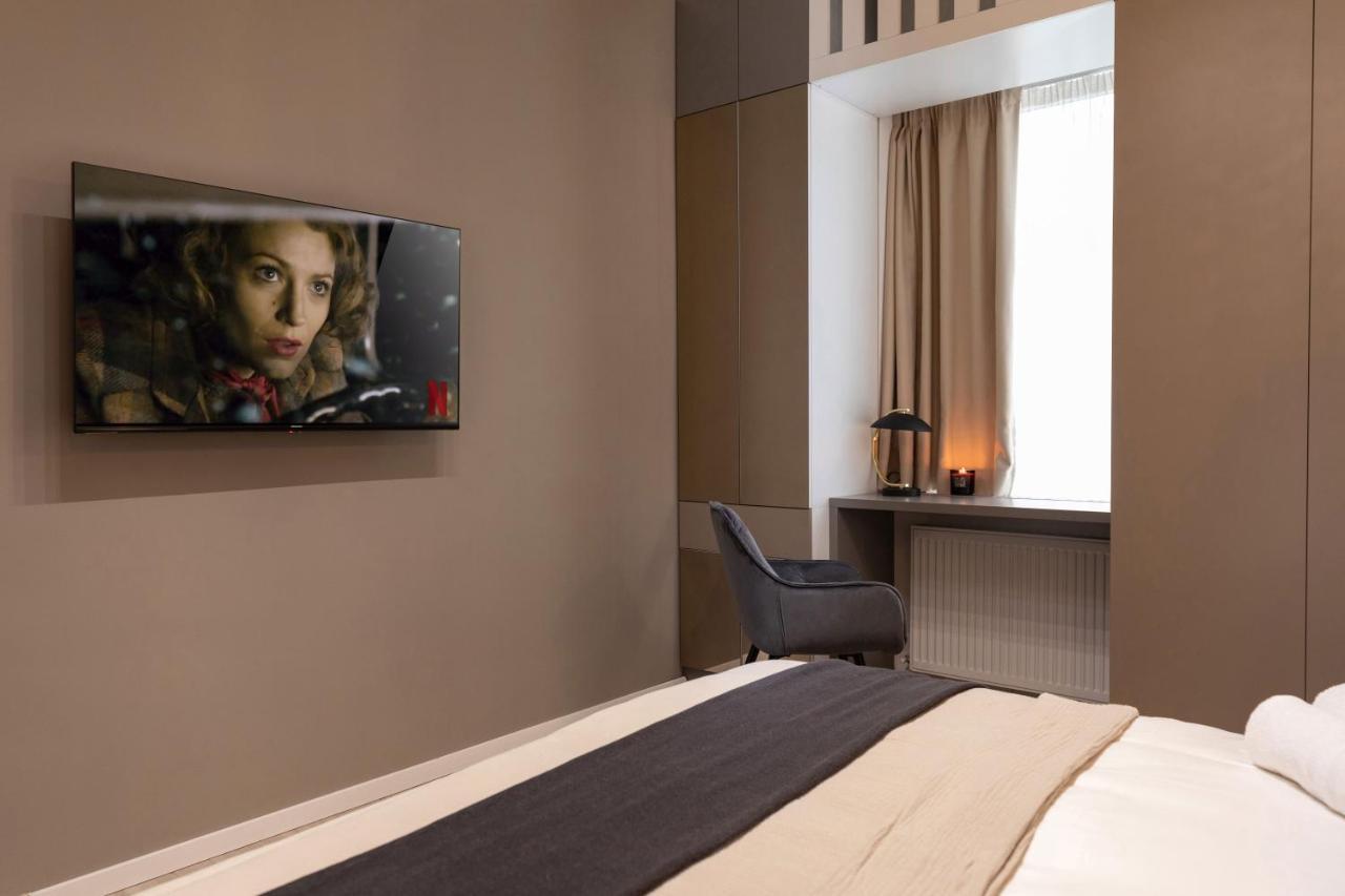 Qult - Misty Night Apartman Bukarest Kültér fotó