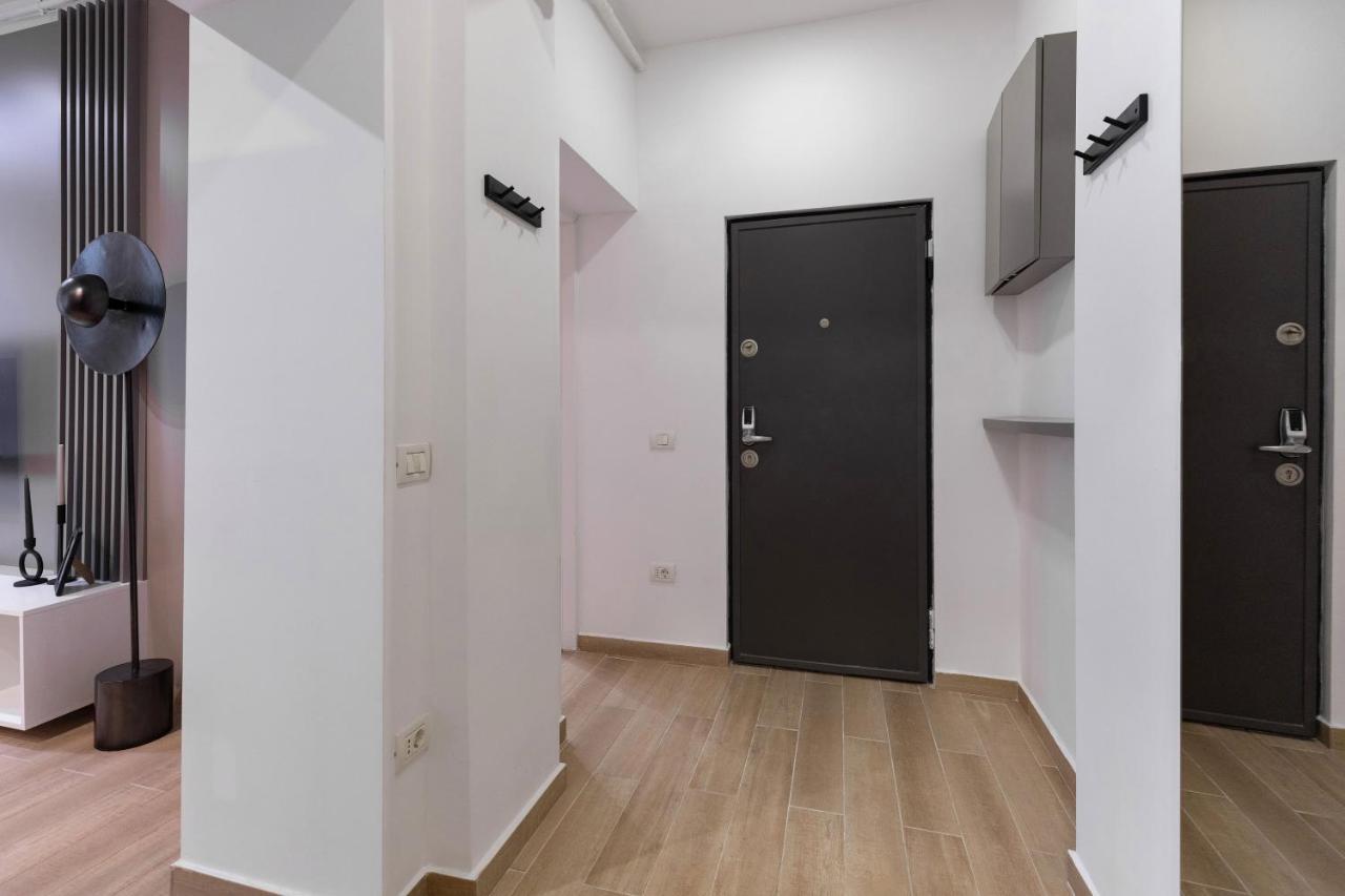 Qult - Misty Night Apartman Bukarest Kültér fotó